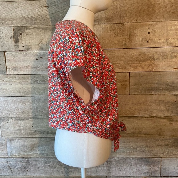 BNWOT Zara women’s  red floral tie up‎ cropped shirt top in size medium - Picture 4 of 9